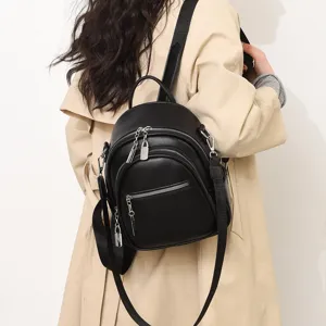 Eleganter schwarzer Damen Rucksack aus weichem Leder fur Alltag Reisen und Freizeit.