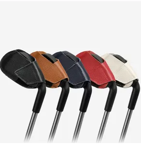 Vista detallada de la funda protectora de cuero para palos de golf de alta calidad.