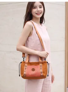 Borsa a tracolla marrone nylon leggero donna, borsa viaggio casual tasca a quadri, capiente shopper.