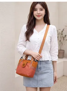 Stylish nylon crossbody shoulder bag for women, large capacity casual daily commuting handbag.