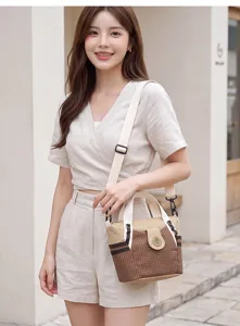 Casual nylon shoulder bag for women, large capacity crossbody tote with adjustable strap.