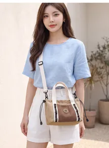 Borsa a tracolla casual in tela con manici superiori e design a quadri elegante.