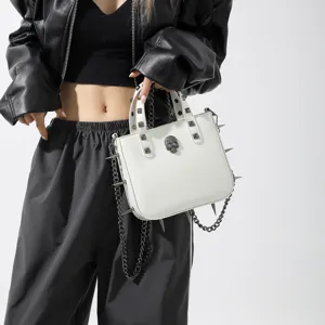 Bolso de hombro para mujer estilo punk gótico con tachuelas y calavera para moda diaria