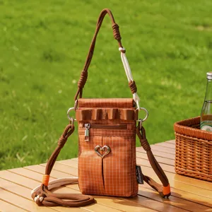 Sac Bandoulière Décontracté pour Femmes Petit Sac à Épaule en Nylon à Carreaux Léger Imperméable Sports de Plein Air Sac Tasse d'Eau