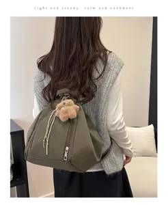 Zaino casual verde militare vintage da donna, elegante e capiente borsa da viaggio.