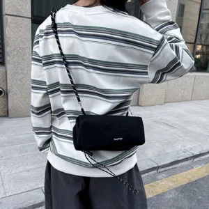Casual mavri tsanta homou apo nylon gia andra kai gynaika gia kathimerini xrisi tora.