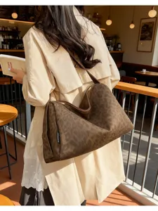 Stylish leopard print large capacity shoulder bag for women, trendy autumn winter tote bag.