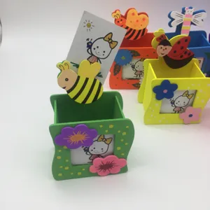 Porta lapices de madera con marco de fotos y clip de notas, lindo diseño de abeja.