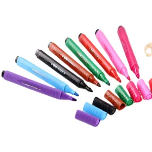 Set di pennarelli ad acqua lavabili colorati con design a fusto triangolare per disegni d'arte.