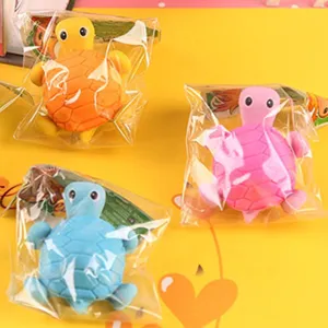 Simpatico set di gomme tartaruga cartone animato, cancelleria scolastica creativa dettaglio.