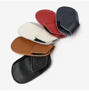 Fundas de cuero premium para palos de golf, proteccion duradera con cierre de velcro seguro para golf.