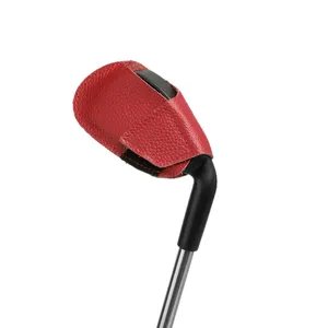Funda de cabeza de palo de golf de cuero genuino rojo con cierre de velcro seguro.