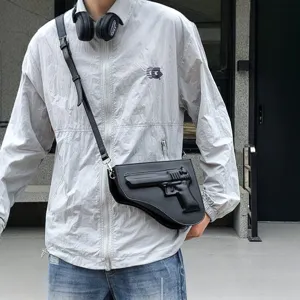Bolso Bandolera de Cuero PU para Hombres Diseño en Forma de Pistola Trendy Cool Estilo Moto Moda Casual Bolso de Hombro