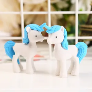 Set simpatiche gomme unicorno, cancelleria creativa cartone animato bianco blu per studenti.