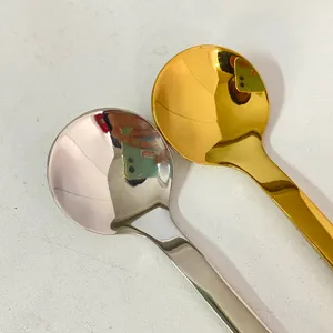 Petite cuillère ronde en acier inoxydable, détail créatif cuillère à café dorée et argentée.