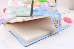 Leuk creatief notitieboek met astronautenontwerp voor dagelijks dagboek en cadeaus.