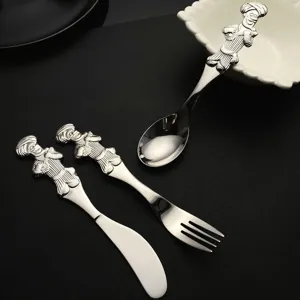 Detailansicht Besteck aus Edelstahl, kreativer Griff Tafelmesser Gabel Löffel Set für Zuhause