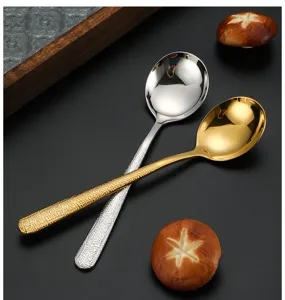 Juego de cucharas de servicio de acero inoxidable, diseño martillado, dorado y plateado.