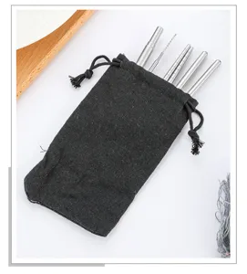 Ensemble de paille et couverts pliables en acier inoxydable portable avec pochette.