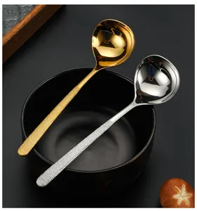 Juego de cucharas de servicio de acero inoxidable, diseño martillado dorado y plateado para cenar.