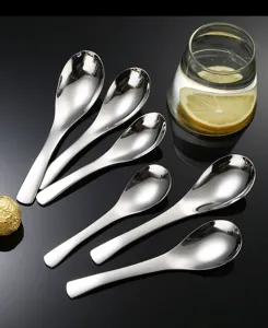 Set di cucchiai rotondi profondi in acciaio inox 316 per cucina, zuppa, dessert e tavola elegante.