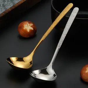 Set de cucharas de servicio de acero inoxidable, mango largo texturizado oro y plata.