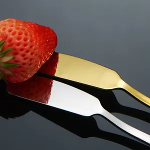 Couteau a beurre en acier inoxydable dore et argente pour fromage et confiture.