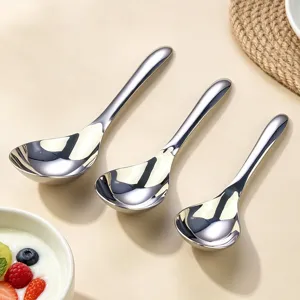 Set cucchiaio da zuppa in acciaio inox, design rotondo, finitura lucida, vista dettagliata.
