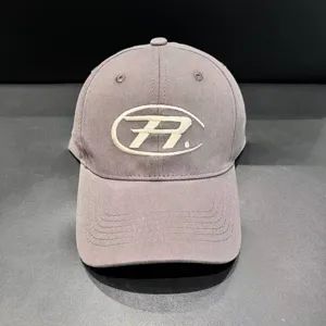 Washed cotton baseball cap for men and women, retro casual duck tongue hat with embroidered logo.