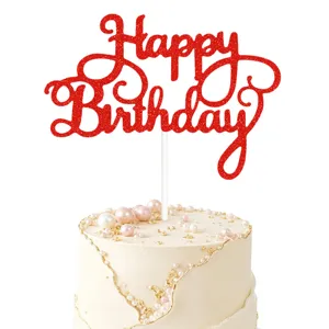 Λεπτομέρεια topper τούρτας Happy Birthday κόκκινη γκλίτερ για διακόσμηση γενεθλίων.