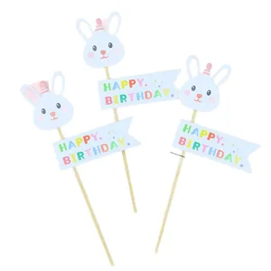 Lindo adorno de pastel de conejo azul con bandera de feliz cumpleaños para decoración de fiesta.