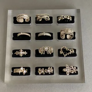 Bague en Alliage de Cuivre Rétro Dentelle Ajourée pour Femmes Or Or Rose Strass Bague Ouverte Style Français Élégant