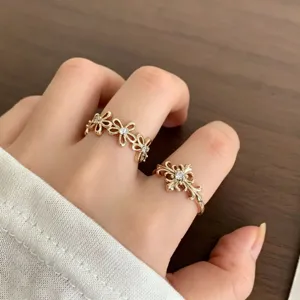 Ensemble de bagues florales en strass doré, bijoux de doigt vintage creux de luxe empilables