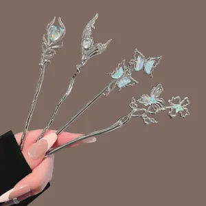Nieuwe Chinese Stijl Legering Strass Haarstokje Vintage Vlinder Bloem Haarsieraden Voor Hanfu Cheongsam Vrouwen Accessoires
