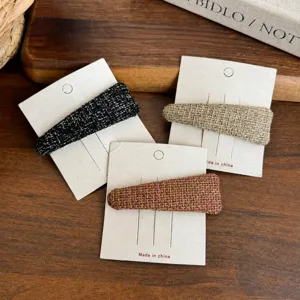 Pince à cheveux BB en tweed pelucheux pour femmes, barrette élégante pour le style quotidien.