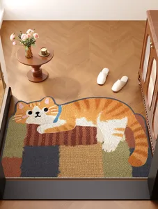 Vista dettagliata del tappeto d'ingresso gatto arancione, zerbino antiscivolo per corridoio.