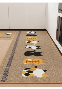 Gros plan d'un tapis de cuisine long avec motifs de chats mignons et texture tissée.