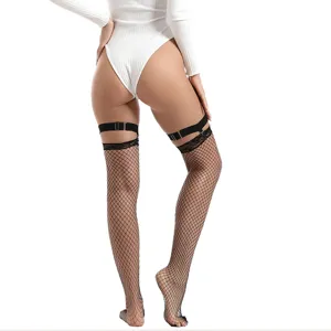 Liguero elástico para muslo de mujer con medias de red de encaje negro vista trasera