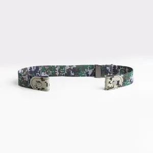 Cinturón elástico de camuflaje ajustable sin hebilla para pantalón casual y uso diario cómodo.