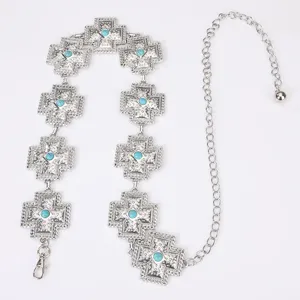 Boheemse zilverkleurige metalen tailleketting met turkooizen kruishangers voor dames.