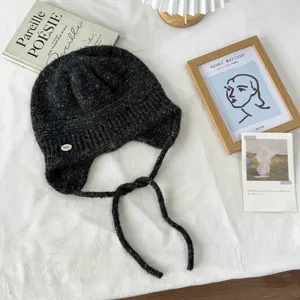 Damen Winter Strickmütze Freizeit warme Wolle Haube mit geflochtenen Bändern chic stil