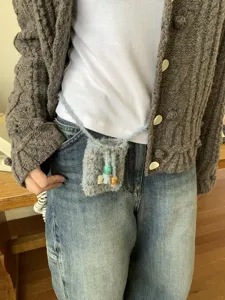 Mini bolso cruzado de punto con cuentas para uso diario y almacenamiento de artículos pequeños.