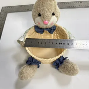 Osterhase Korb Plueschpuppe Weidenkorb Aufbewahrung fuer das festliche Party Zuhause