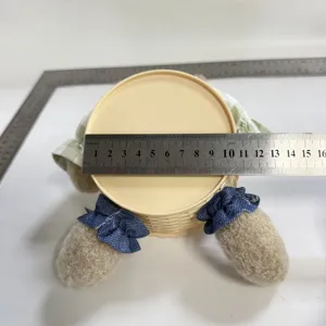 Osterhase Plueschhase Korb Puppe Weidenkorb Aufbewahrung Feiertag Heimdeko Accessoire