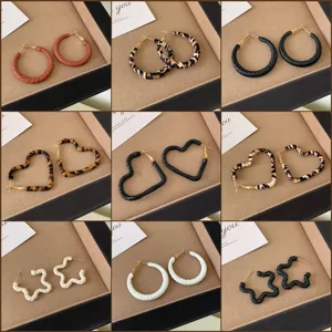 Pendientes de Aro Retro con Patrón de Ratán Tejido y Estampado de Leopardo Corazón Estrella para Mujer Pendientes Colgantes Geométricos Exagerados de Cuero Artificial