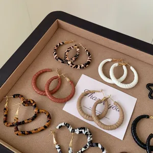 Conjunto de pendientes de aro de cuero tejido retro estilo elegante accesorios de joyería