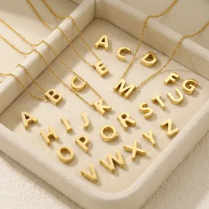 Collares modernos con colgante de alfabeto de 26 letras de acero inoxidable chapado.