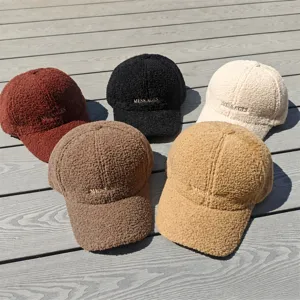 Casquette de Baseball Unisexe en Fausse Laine d'Agneau Hiver Broderie Chaud Coupe-vent Lettres Casquette à Visière Décontractée Réglable