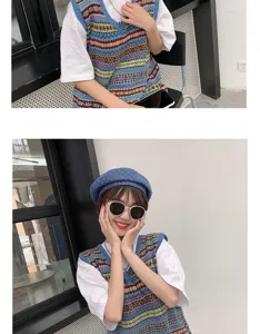 Conjunto de boina a cuadros retro japonesa y chaleco de punto, moda bonita y muy versátil.