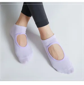 Chaussettes de yoga violettes dos nu pour femmes, chaussettes antidérapantes respirantes pour pilates.